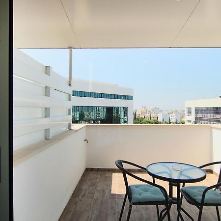 Phaedrus Living: Luxury Suite Nicosia 505 Esterno foto