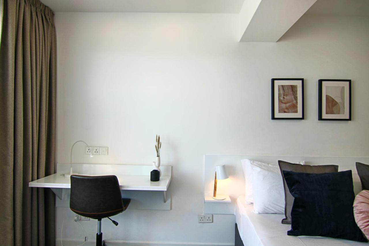Phaedrus Living: Luxury Suite Nicosia 505 Esterno foto