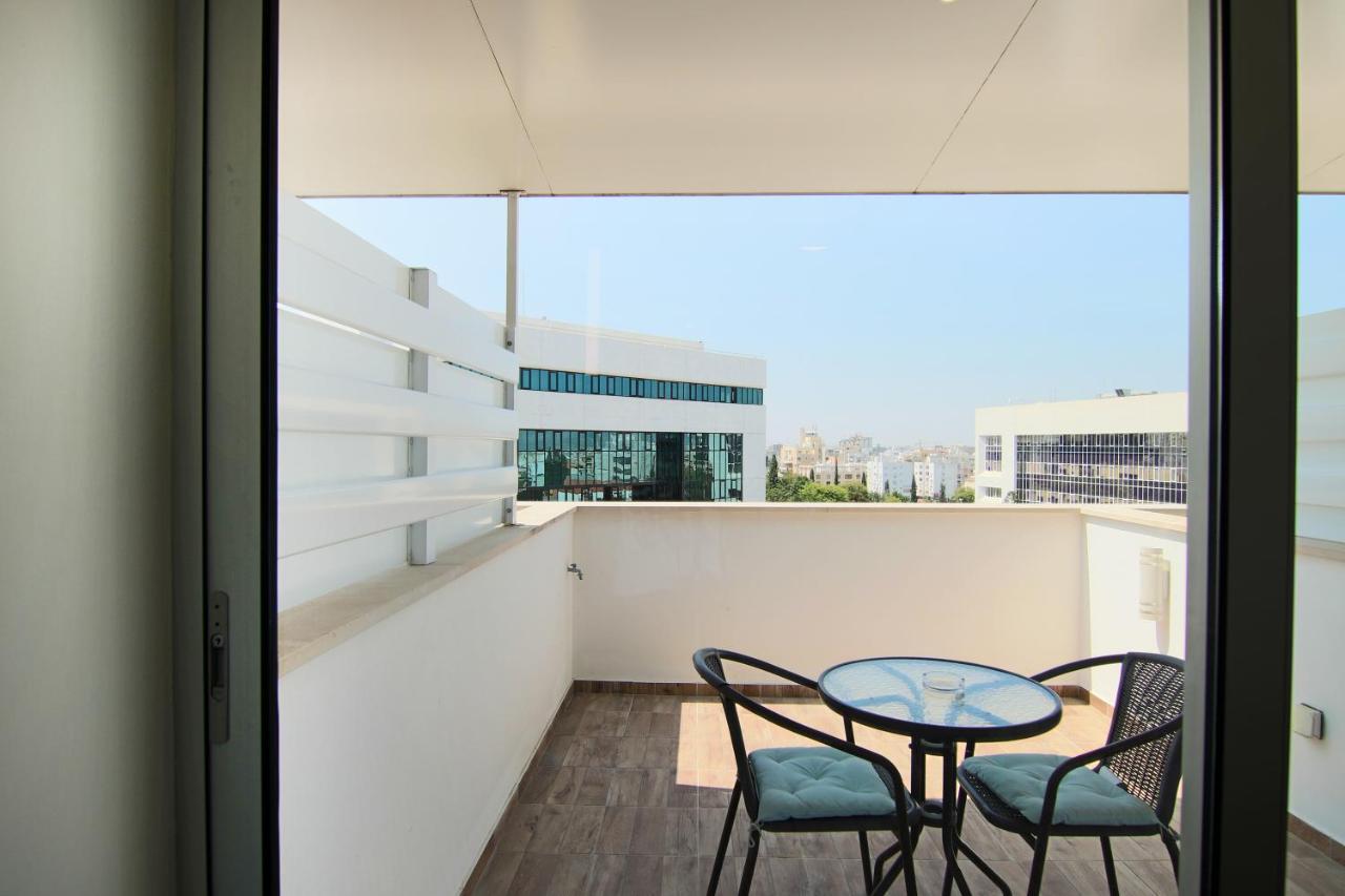 Phaedrus Living: Luxury Suite Nicosia 505 Esterno foto
